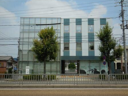 エムラウエストビル