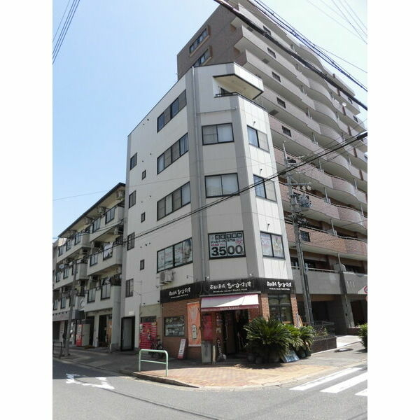 ワールドフラッグ金山